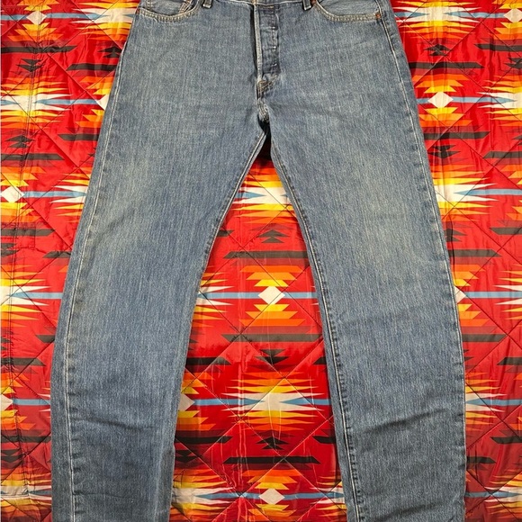 Levis 501 Button Fly Jeans Mens 36x30 Light Wash Blue Straight Leg Denim Work - Picture 1 of 14